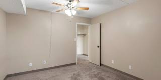 Large 1 & 2 Bedrooms available, PET FRIENDLY! Gallery 86