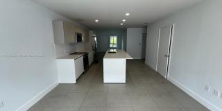 2555 NE 193rd St Gallery 3