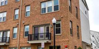 4-Level Furnished townhome! Gallery 3