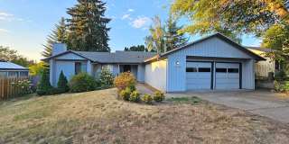 Lovely 3 Bedroom, 2 Bath House with 2 Car Garage Gallery 1