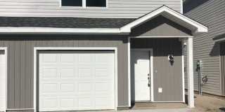 Gorgeous 3 Bedroom 2.5 Bath Townhome Gallery 1
