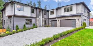 Luxury Bellevue Estate in Prestigious Bridle Trails For Rent Gallery 1