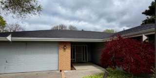 Hard to find 3 Bdrm, 2 Bath home in Harbor isles on the canal 2 miles to Sky Lakes Medical Ctr and OIT Gallery 3