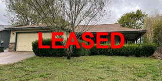 Located off Wedington Dr! 3 Bedroom 2 Bathroom Single Family Home! Gallery 1