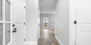 4 Bedroom 3 Bath Pet Friendly Home For Rent Off Rossview Road!! Gallery 5