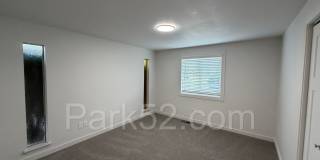 Newly Remodeled 3 Bedroom Duplex Gallery 15