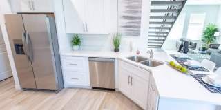 Portola Red Mountain Gallery 1