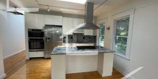 Sunny 3 Bed/ 2 Bath 15 Min Walk to Harvard Gallery 10