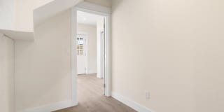 480 Southeast Reed Market Road Gallery 31