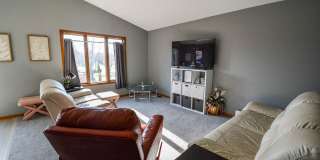 Bright 4BR on Corner Lot in SW Rochester Gallery 8