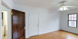 4455 S. Greenwood Avenue Gallery 5