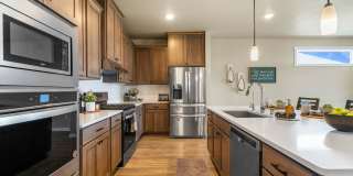 Move-In Ready West Richland Rental – 3-Car Garage, Fenced Yard, Hot Tub Included Gallery 10