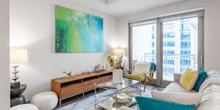 Trace Gallery 16