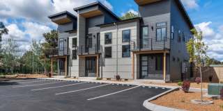 Gorgeous BRAND NEW Modern 2-bd/2-bath Condo in Redmond, OR! Gallery 1