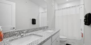 709 Thomas Ln #B Gallery 23