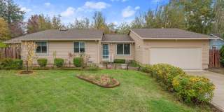 Spacious, renovated 3-bdrm/2-bath ranch-style gem in Troutdale.  W/D, 2-car garage, fireplace Gallery 1