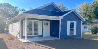 Beautiful Cottage style home Gallery 1