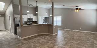 3 Bedroom - 2 Bathroom - 2 Car Garage Gallery 4