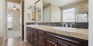 Beautiful 4 bedroom, 4.5 bathroom Home in the Varadero Community Beautiful 4 bedroom, 4.5 bathroom Home in the Varadero Community Gallery 35