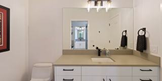 Fully Furnished 4-Bedroom Tetherow Home | Hot Tub + Home Services Included Gallery 6