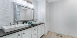 Charming Single-Story Townhome with Vaulted Ceilings in a Gated Northwest Community! Gallery 17