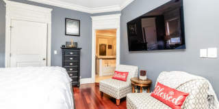 2540 W Diversey Avenue, Gallery 9