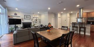 2424 N SOUTHPORT Avenue Gallery 3