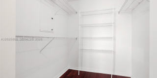 2421 NE 65th St Gallery 16