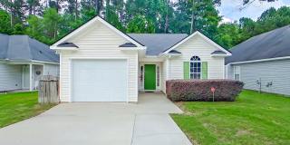 Beautiful 3 Bedroom Ranch Gallery 1
