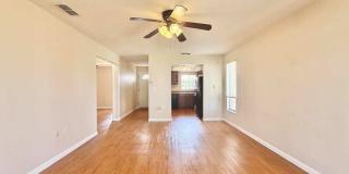 1915 Schlotter Circle - 206 Gallery 13