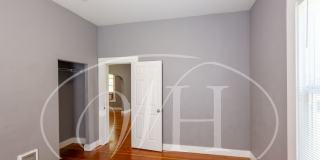 Great 2 Bedroom with Classic Finishes Gallery 15