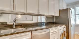 Comfy Condo in Old Town North Alexandria Gallery 11