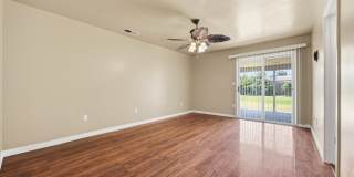 5809 Roscomare Street Gallery 5