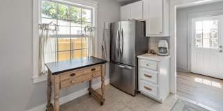 Charming Parkside 2-Bedroom Home Near Daffin Park with Fenced Yard & Patio Gallery 12