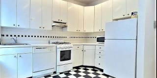 1402 Lexington Avenue Gallery 3