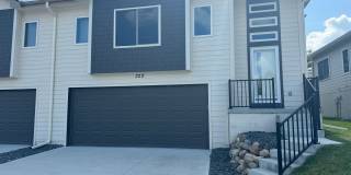 Luxury Bennington Townhome Ready For Move In Gallery 1