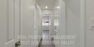 Beautifully Remodeled Single Family Home with Pool Gallery 36