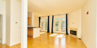450 East Ohio Street Gallery 11