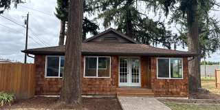 Unique 1 bed/1bath home with tons of character! Gallery 1