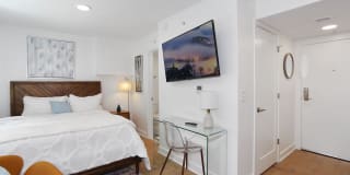 âme at Meridian Hill Gallery 12