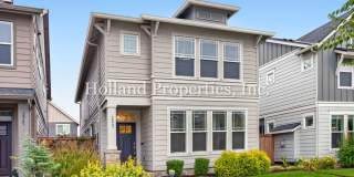 Charming 3BR Hillsboro Home with Green-Space Views & Fenced Yard Gallery 1