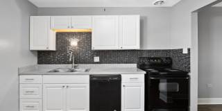 Beautiful Remodeled Apartments - includes washer/dryer Must See! Gallery 25
