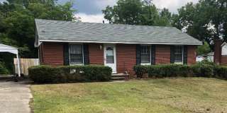 Pet Friendly, 3BR Move in Ready! 921 Weston Street - Raleigh Gallery 1