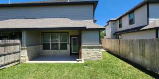 Great Location off County Line Rd /  3/2.5/2 Duplex / Fridge / Fenced in Yard with Covered Patio / NBISD Gallery 31