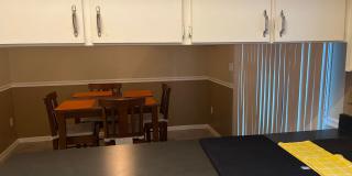 Large partially furnished townhome - WON'T LAST Gallery 12