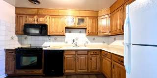 Spacious 4BR House in Edgewater Gallery 16