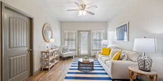 Lake Villas Apartments Gallery 5