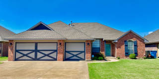 Gorgeous 4 Bed 2 Bath In Edmond Gallery 1