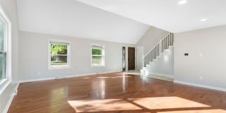 3 Bedroom | 2.5 Bathroom | 2 Car Garage | Springfield MO | Fenced Back Yard | 2 Living Areas | Quiet Neighborhood! Gallery 6