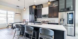 Luxury 3 bedroom, 3.5 Bath, 2 Car Garage Townhome- Fully Furnished! Gallery 12
